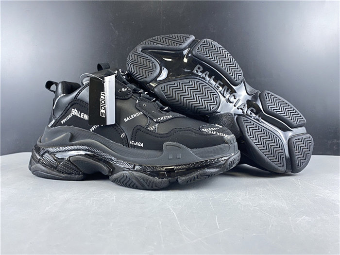 BLCG TRIPLE SNEAKER 524039 W09E1 2021