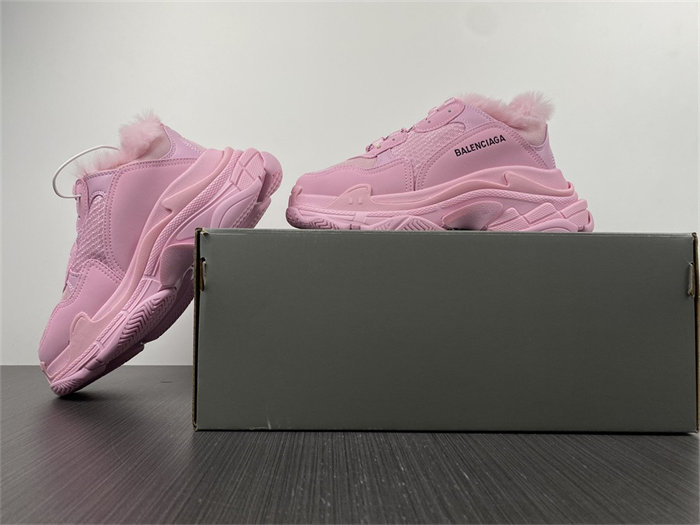 BLCG Triple S Fake Fur Pink  668562 W3CQ5 5000