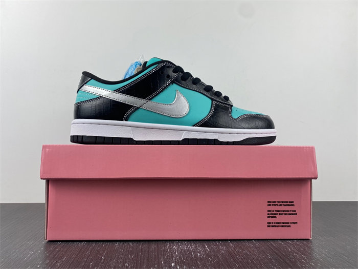 Nike SB Dunk Low Diamond Supply Co. Aqua Blue 304292-402