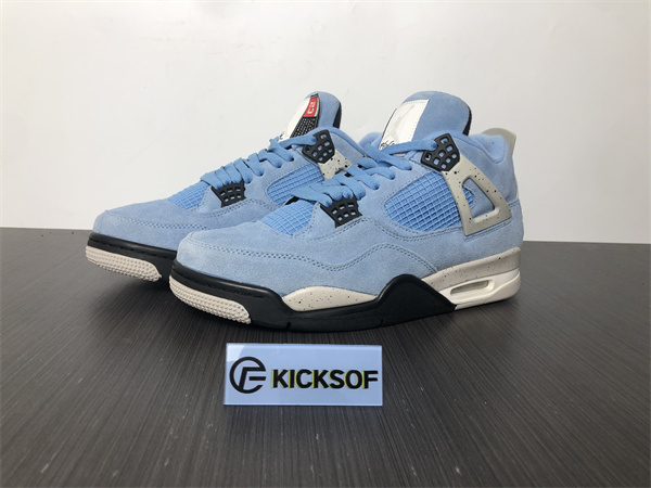 Jordan 4 Retro University Blue CT8527-400