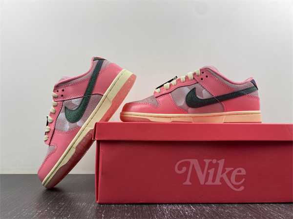 Nike Dunk Low “Barbie”