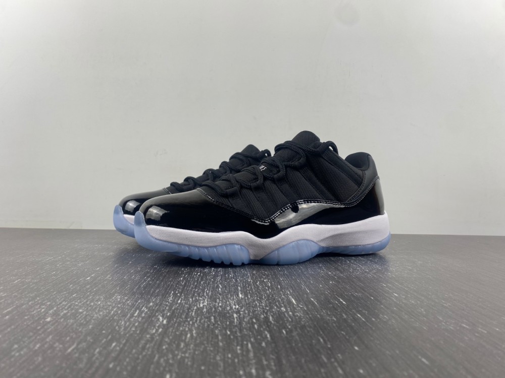 Air Jordan 11 Space Jam FV5104-004