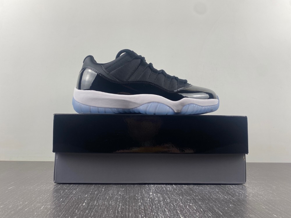 Air Jordan 11 Space Jam FV5104-004