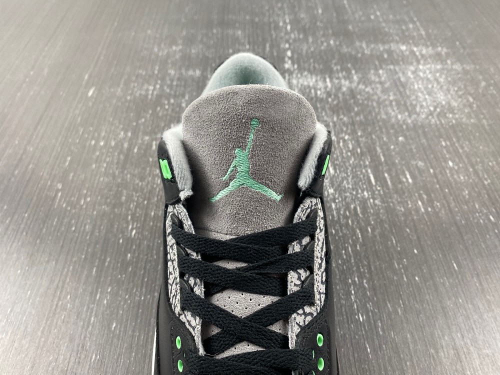 Air Jordan 3 “Green Glow”CT8532-031