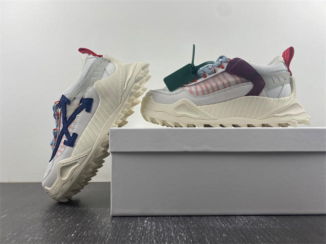 Off-White c/o Virgil Abloh