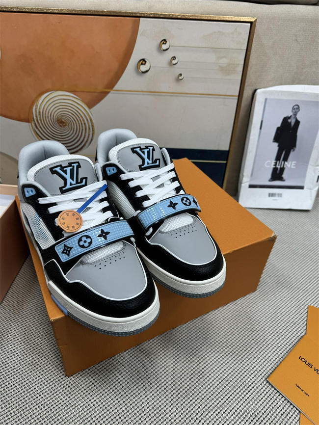 Lv Trainer Sneaker 22