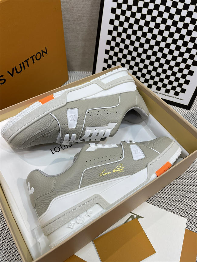 Lv Trainer Sneaker 89