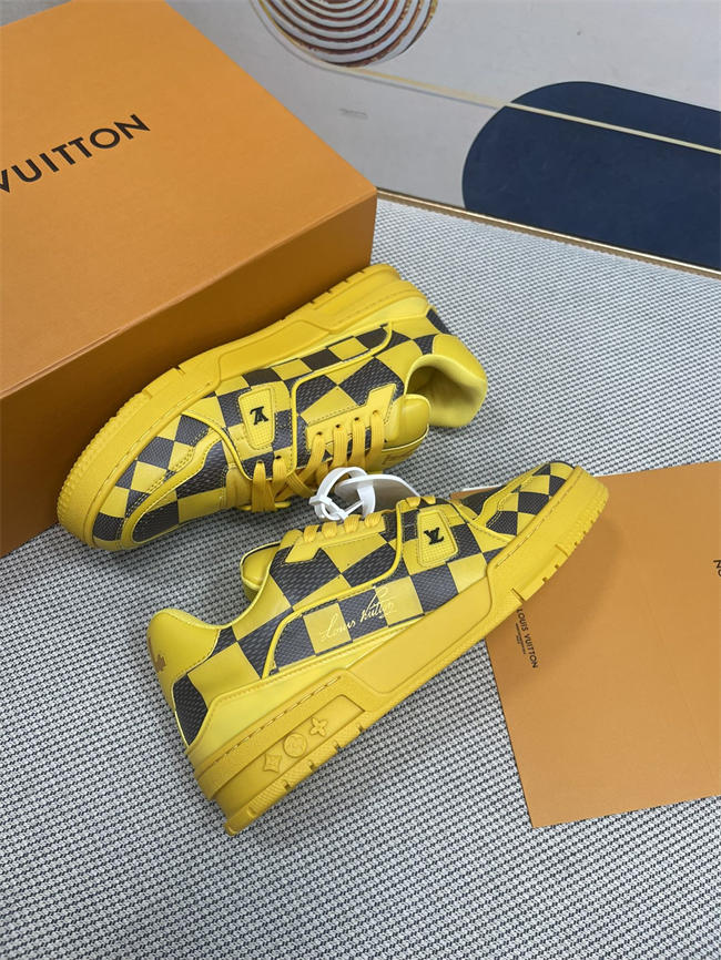 Lv Trainer Sneaker 100
