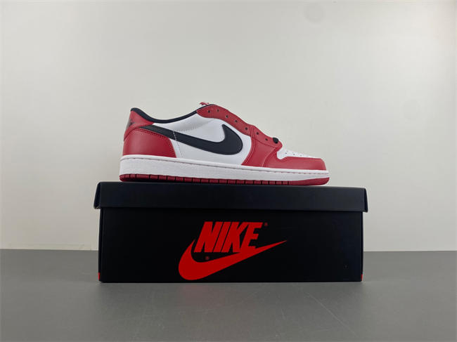 Air Jordan 1 Retro Low Chicago 705329-600