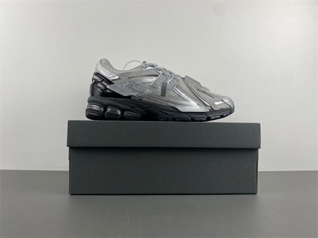 New Balance Silver gray black U1906AAF