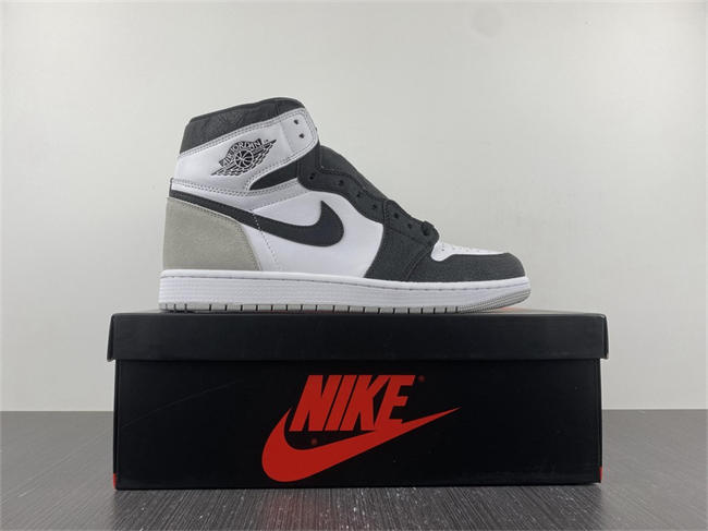 Air Jordan 1 Retro High OG Bleached Coral 555088-108