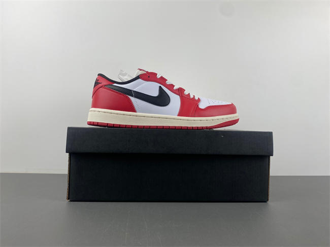 Air Jordan 1 Low OG “Chicago” HQ6998-600
