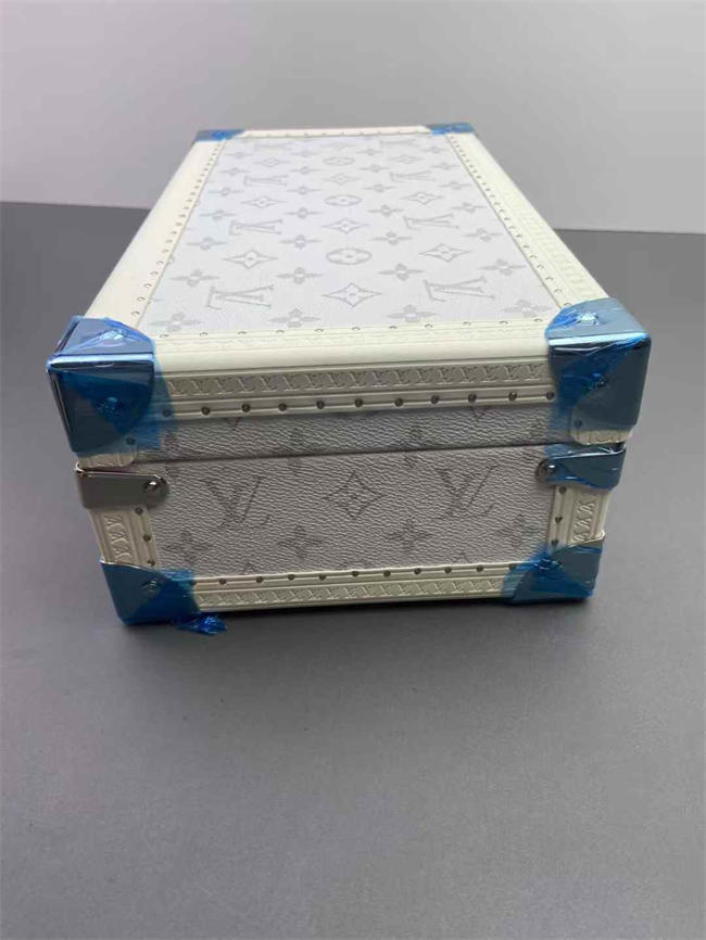 LV BOX