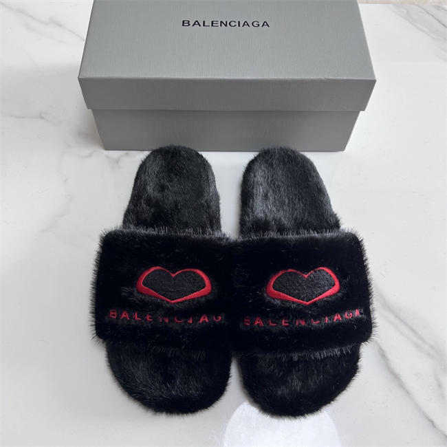 BLCG SLIPPERS