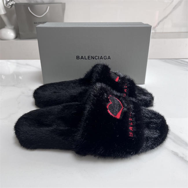 BLCG SLIPPERS
