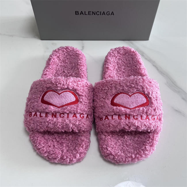 BLCG SLIPPERS