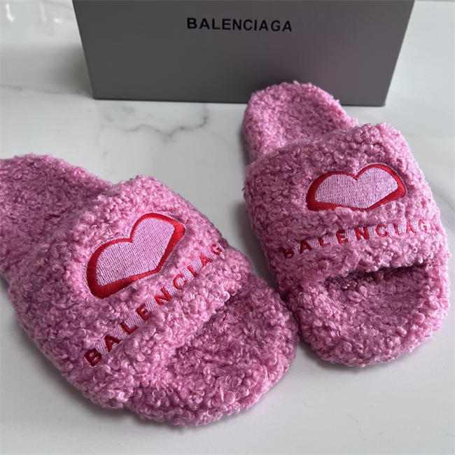 BLCG SLIPPERS