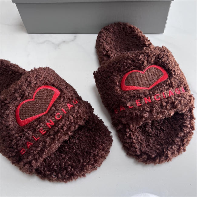 BLCG SLIPPERS