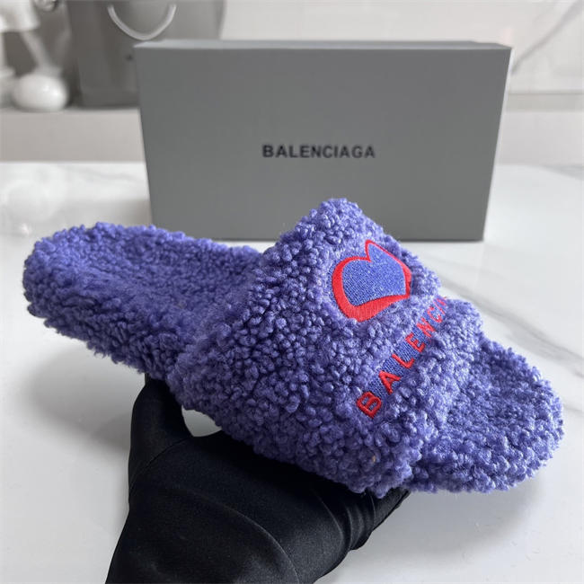 BLCG SLIPPERS
