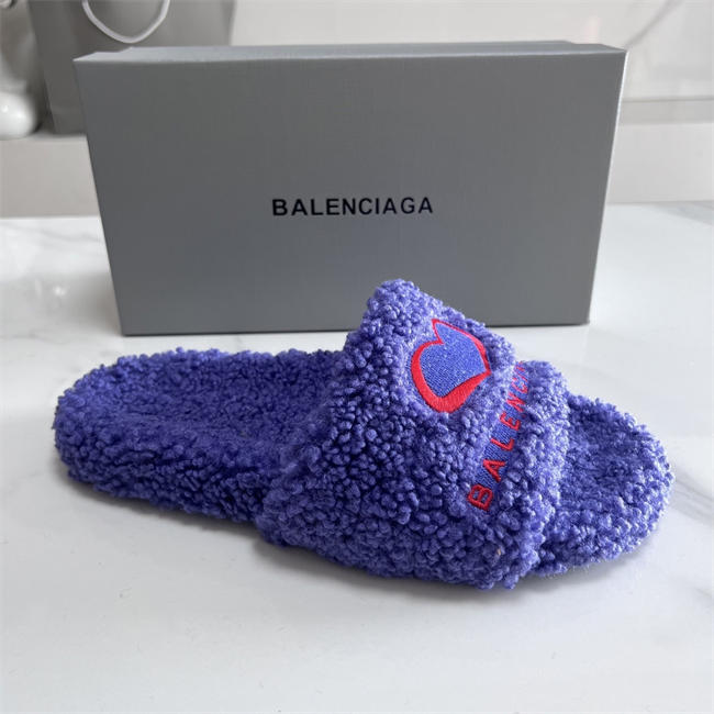 BLCG SLIPPERS