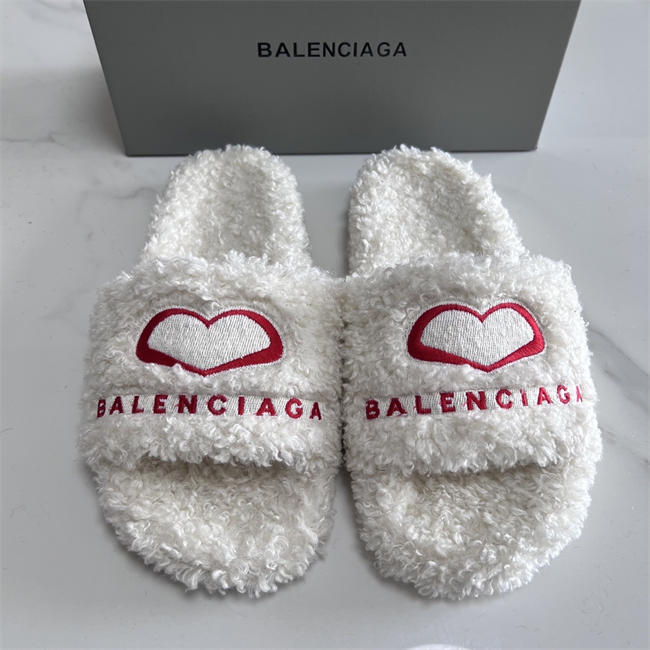 BLCG SLIPPERS