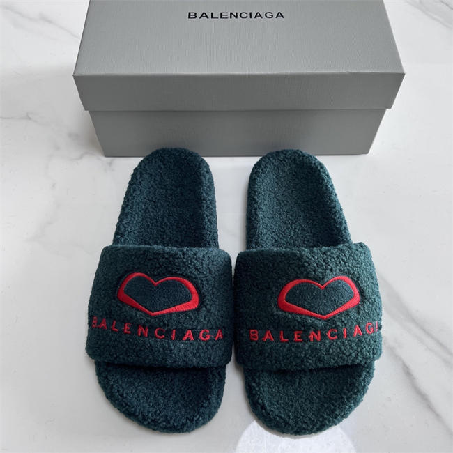 BLCG SLIPPERS