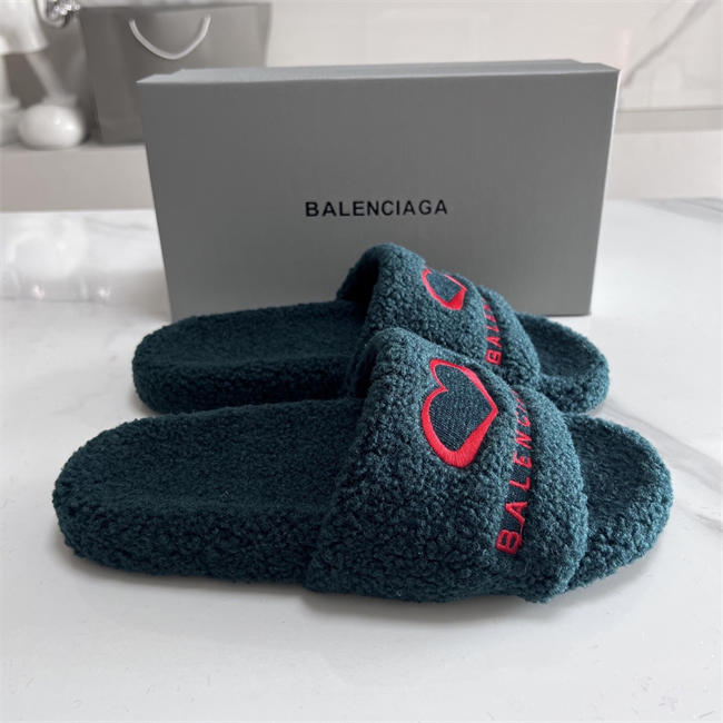 BLCG SLIPPERS