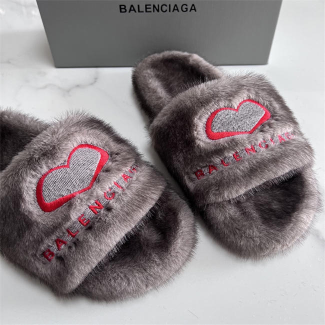 BLCG SLIPPERS