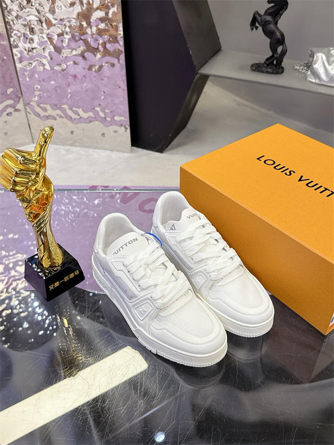 Lv Trainer Sneaker
